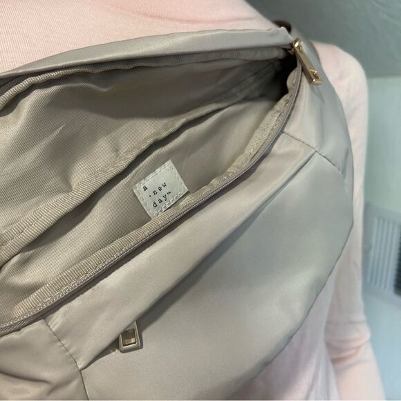 2/$30 A New Day Champagne Belt Bag Fanny Pack with Gold Hardware - Picture 7 of 12